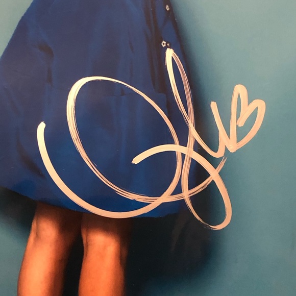 Taylor swift signed with COA 🖊 - Picture 2 of 5